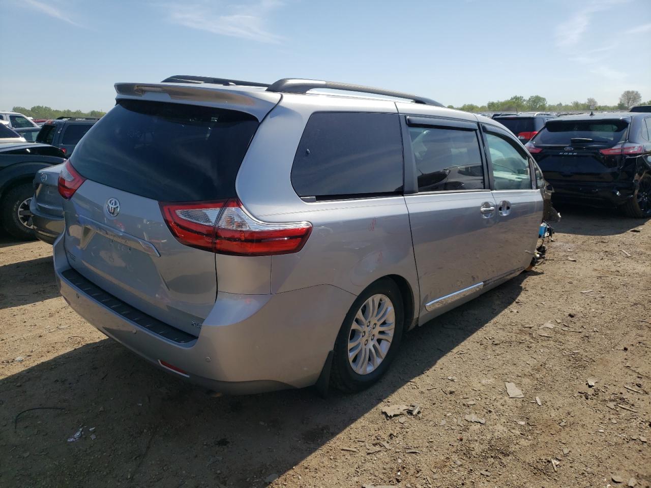 Photo 2 VIN: 5TDYZ3DC3HS873345 - TOYOTA SIENNA 