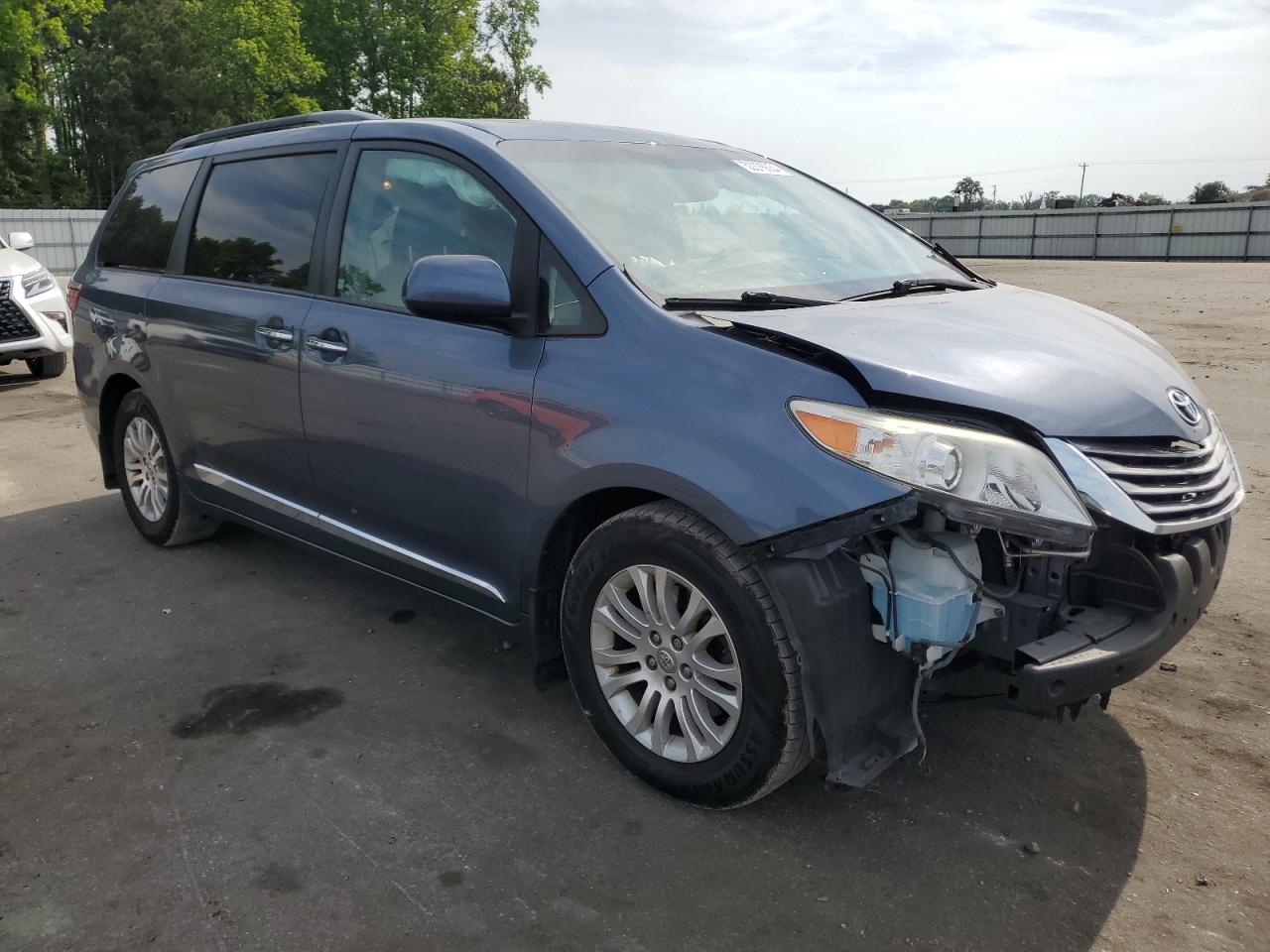 Photo 3 VIN: 5TDYZ3DC3HS874978 - TOYOTA SIENNA 