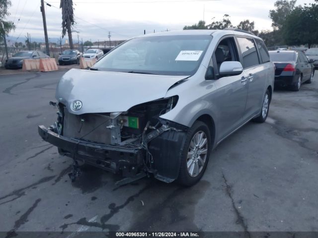 Photo 1 VIN: 5TDYZ3DC3HS875564 - TOYOTA SIENNA 