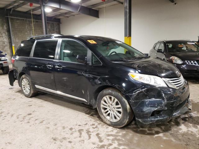 Photo 3 VIN: 5TDYZ3DC3HS877508 - TOYOTA SIENNA XLE 