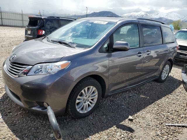 Photo 0 VIN: 5TDYZ3DC3HS899444 - TOYOTA SIENNA XLE 