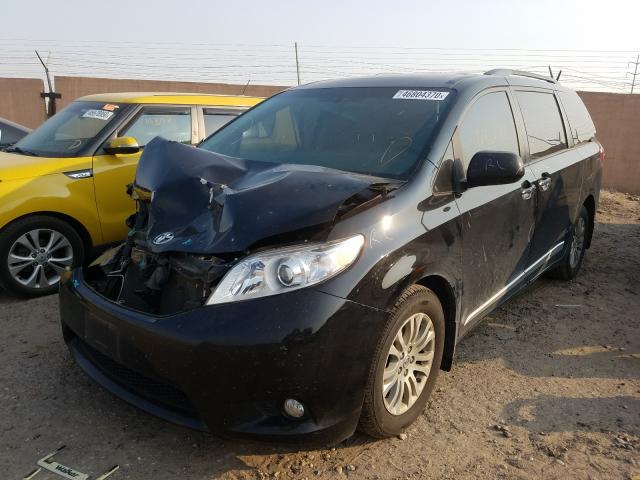 Photo 1 VIN: 5TDYZ3DC3HS899850 - TOYOTA SIENNA XLE 