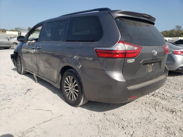 Photo 1 VIN: 5TDYZ3DC3JS909928 - TOYOTA SIENNA XLE 