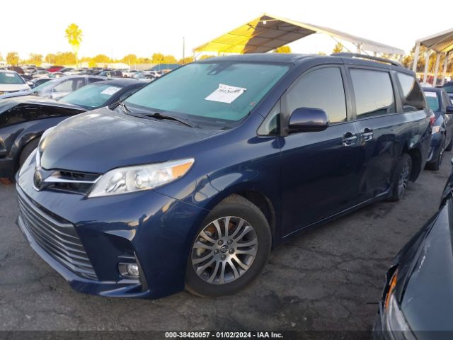 Photo 1 VIN: 5TDYZ3DC3JS920735 - TOYOTA SIENNA 