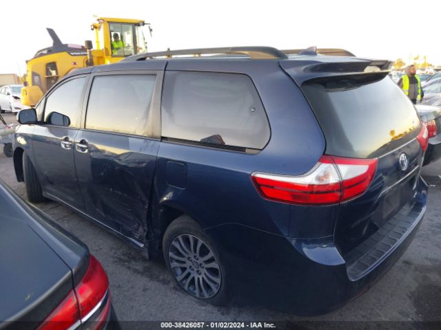 Photo 2 VIN: 5TDYZ3DC3JS920735 - TOYOTA SIENNA 