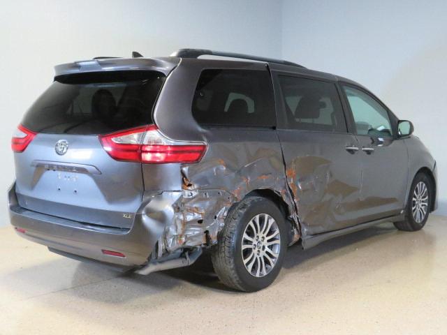 Photo 3 VIN: 5TDYZ3DC3JS921237 - TOYOTA SIENNA XLE 