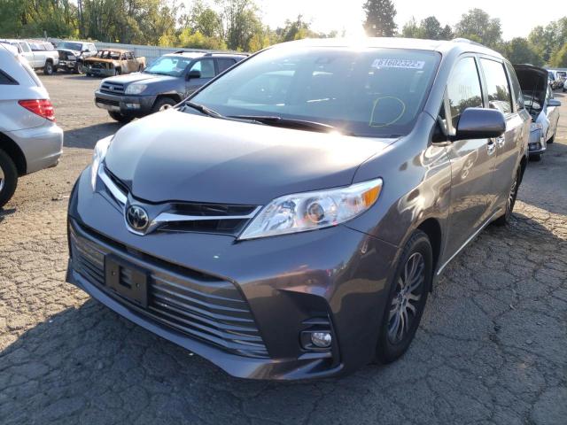 Photo 1 VIN: 5TDYZ3DC3JS943965 - TOYOTA SIENNA XLE 