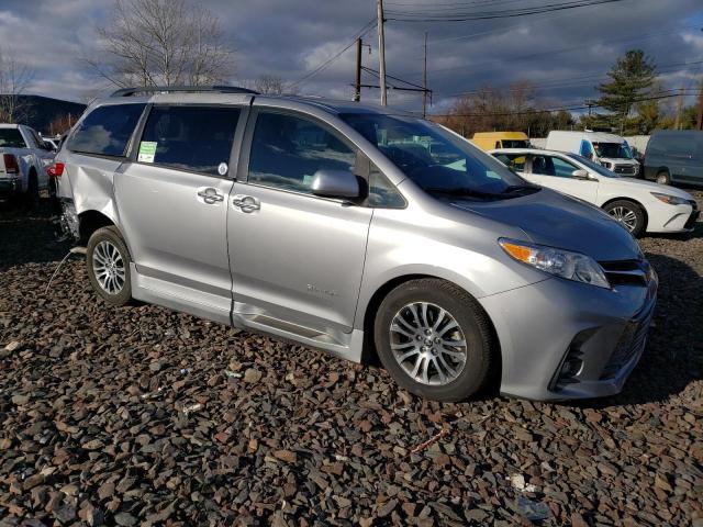 Photo 3 VIN: 5TDYZ3DC3JS947529 - TOYOTA SIENNA XLE 