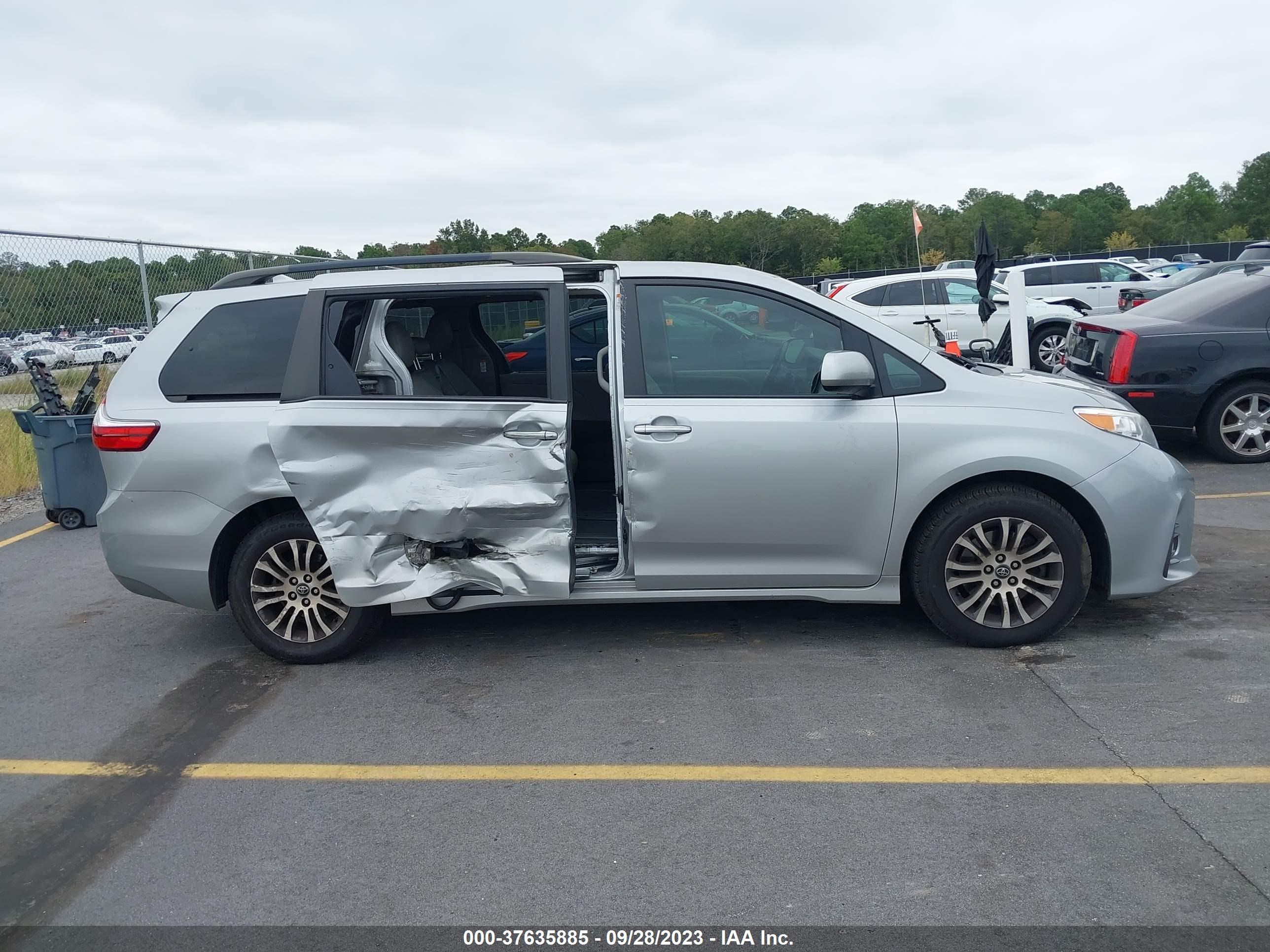 Photo 13 VIN: 5TDYZ3DC3KS018622 - TOYOTA SIENNA 