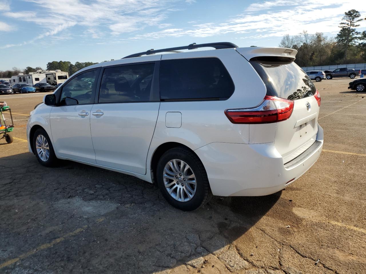 Photo 1 VIN: 5TDYZ3DC4HS785792 - TOYOTA SIENNA 