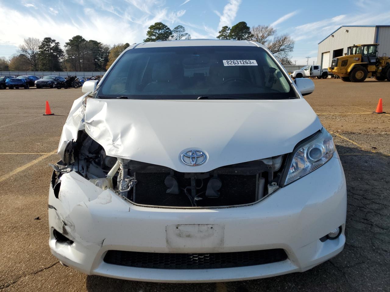 Photo 4 VIN: 5TDYZ3DC4HS785792 - TOYOTA SIENNA 