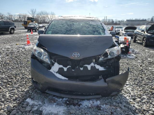 Photo 4 VIN: 5TDYZ3DC4HS793522 - TOYOTA SIENNA XLE 