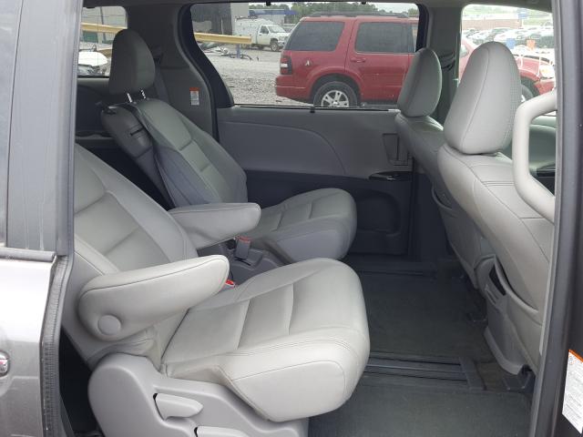 Photo 5 VIN: 5TDYZ3DC4HS795643 - TOYOTA SIENNA XLE 