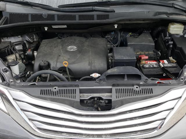 Photo 6 VIN: 5TDYZ3DC4HS795643 - TOYOTA SIENNA XLE 