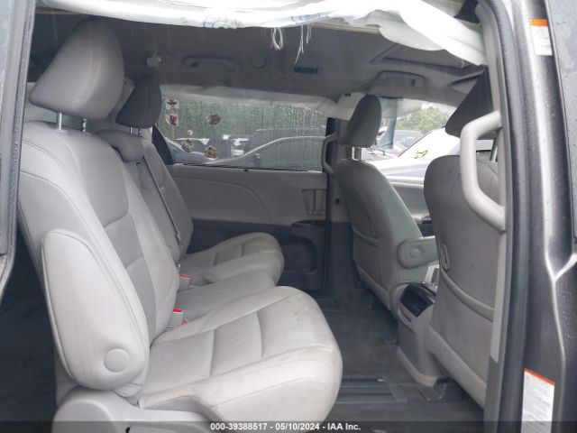 Photo 7 VIN: 5TDYZ3DC4HS800565 - TOYOTA SIENNA 