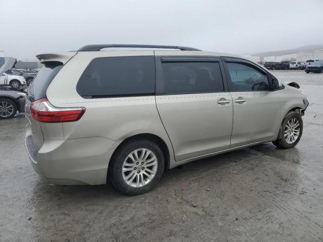 Photo 2 VIN: 5TDYZ3DC4HS827619 - TOYOTA SIENNA XLE 