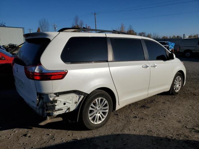 Photo 2 VIN: 5TDYZ3DC4HS831895 - TOYOTA SIENNA XLE 