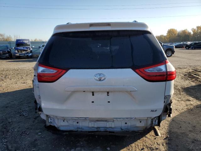 Photo 5 VIN: 5TDYZ3DC4HS831895 - TOYOTA SIENNA XLE 