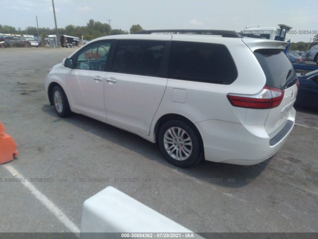 Photo 2 VIN: 5TDYZ3DC4HS846722 - TOYOTA SIENNA 