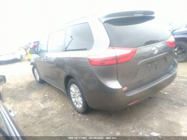 Photo 2 VIN: 5TDYZ3DC4HS863259 - TOYOTA SIENNA 