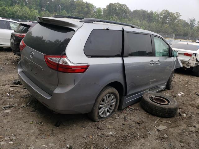 Photo 2 VIN: 5TDYZ3DC4HS885925 - TOYOTA SIENNA XLE 