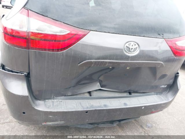 Photo 5 VIN: 5TDYZ3DC4HS891322 - TOYOTA SIENNA 