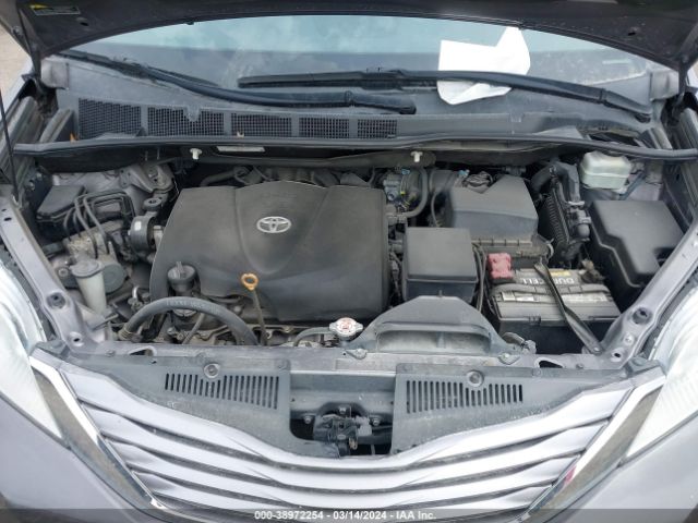 Photo 9 VIN: 5TDYZ3DC4HS891322 - TOYOTA SIENNA 