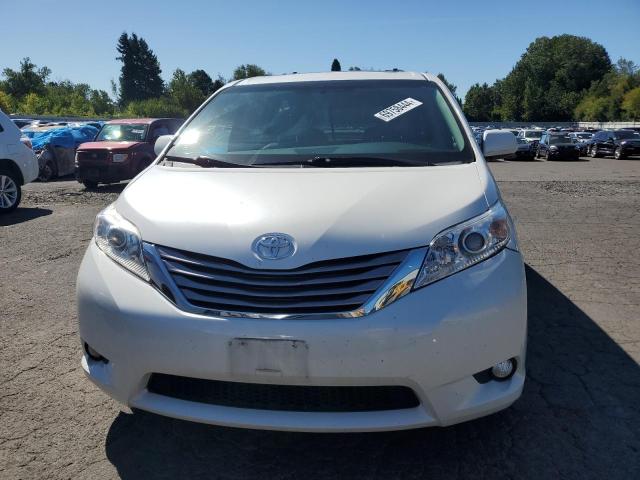 Photo 4 VIN: 5TDYZ3DC4HS894530 - TOYOTA SIENNA XLE 