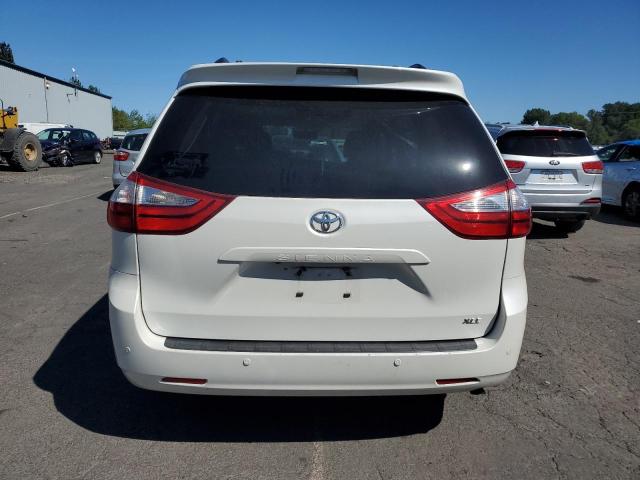 Photo 5 VIN: 5TDYZ3DC4HS894530 - TOYOTA SIENNA XLE 