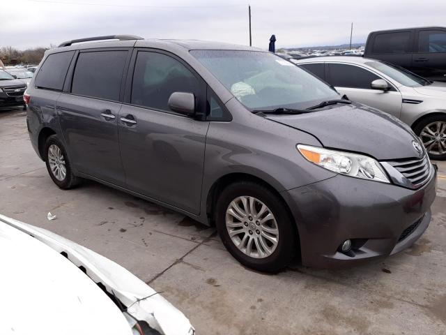 Photo 3 VIN: 5TDYZ3DC4HS898030 - TOYOTA SIENNA XLE 