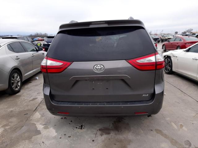 Photo 5 VIN: 5TDYZ3DC4HS898030 - TOYOTA SIENNA XLE 