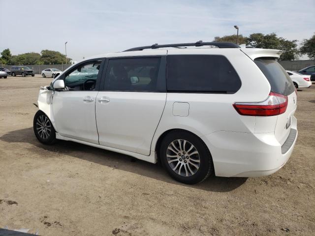 Photo 1 VIN: 5TDYZ3DC4JS904687 - TOYOTA SIENNA XLE 