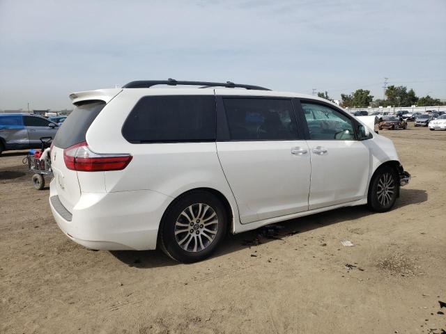 Photo 2 VIN: 5TDYZ3DC4JS904687 - TOYOTA SIENNA XLE 