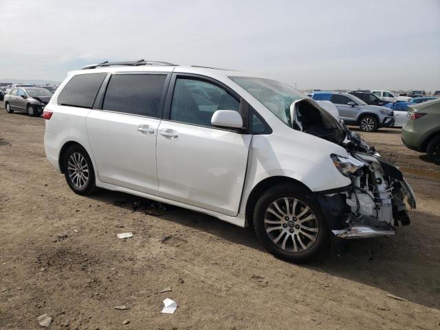 Photo 3 VIN: 5TDYZ3DC4JS904687 - TOYOTA SIENNA XLE 