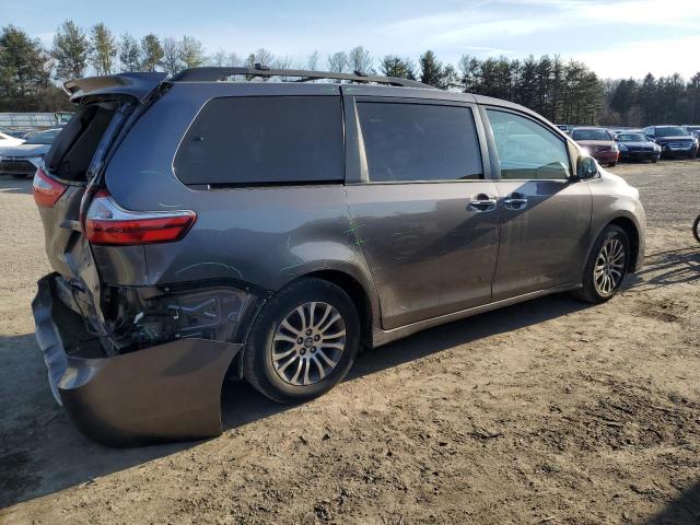 Photo 2 VIN: 5TDYZ3DC4JS916872 - TOYOTA SIENNA XLE 