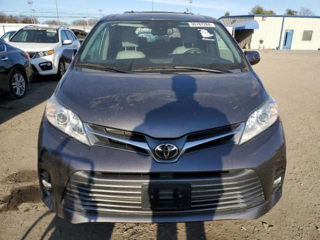 Photo 4 VIN: 5TDYZ3DC4JS916872 - TOYOTA SIENNA XLE 