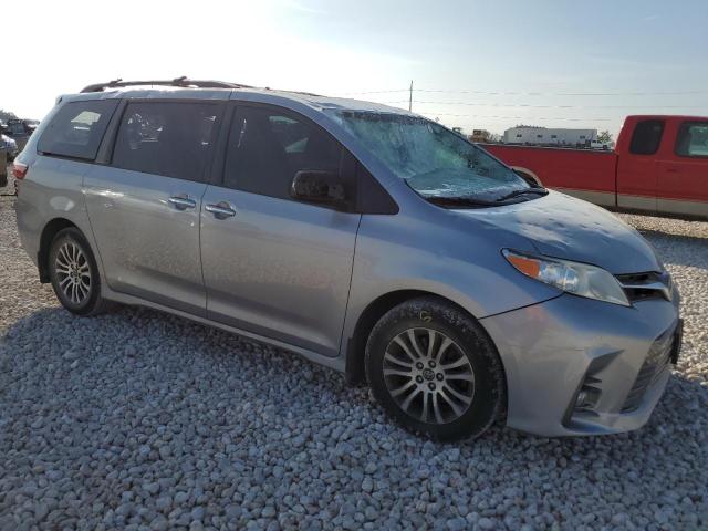 Photo 3 VIN: 5TDYZ3DC4JS921862 - TOYOTA SIENNA XLE 