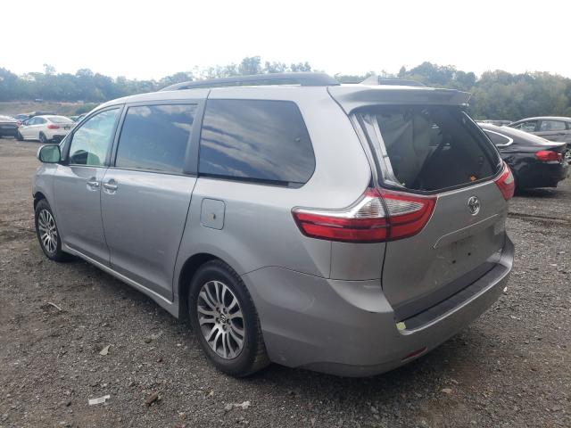 Photo 2 VIN: 5TDYZ3DC4JS933641 - TOYOTA SIENNA XLE 