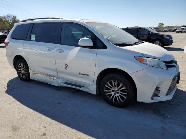 Photo 3 VIN: 5TDYZ3DC4JS933784 - TOYOTA SIENNA XLE 