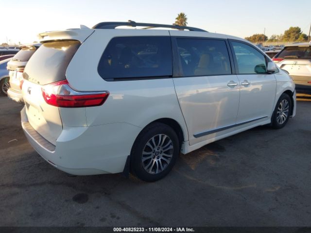 Photo 3 VIN: 5TDYZ3DC4JS937804 - TOYOTA SIENNA 