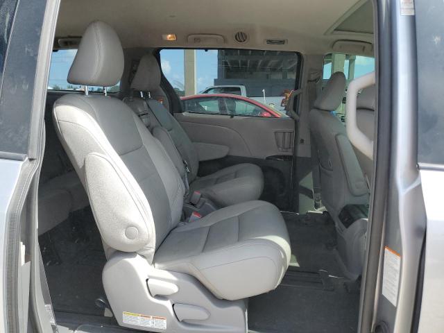 Photo 10 VIN: 5TDYZ3DC4JS942775 - TOYOTA SIENNA XLE 