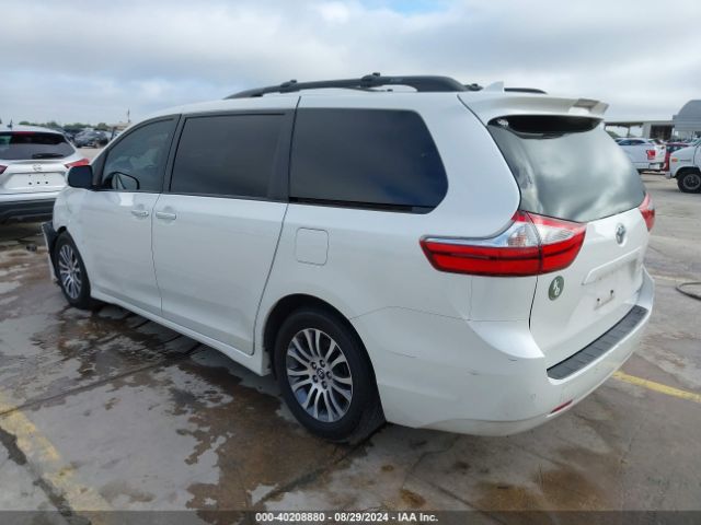 Photo 2 VIN: 5TDYZ3DC4JS962721 - TOYOTA SIENNA 