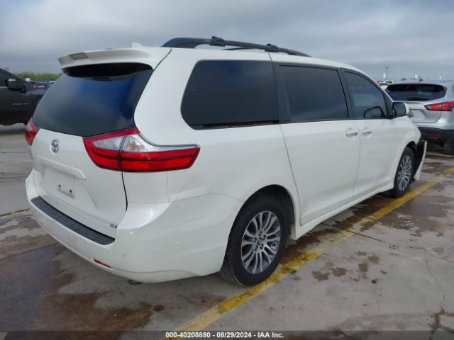 Photo 3 VIN: 5TDYZ3DC4JS962721 - TOYOTA SIENNA 