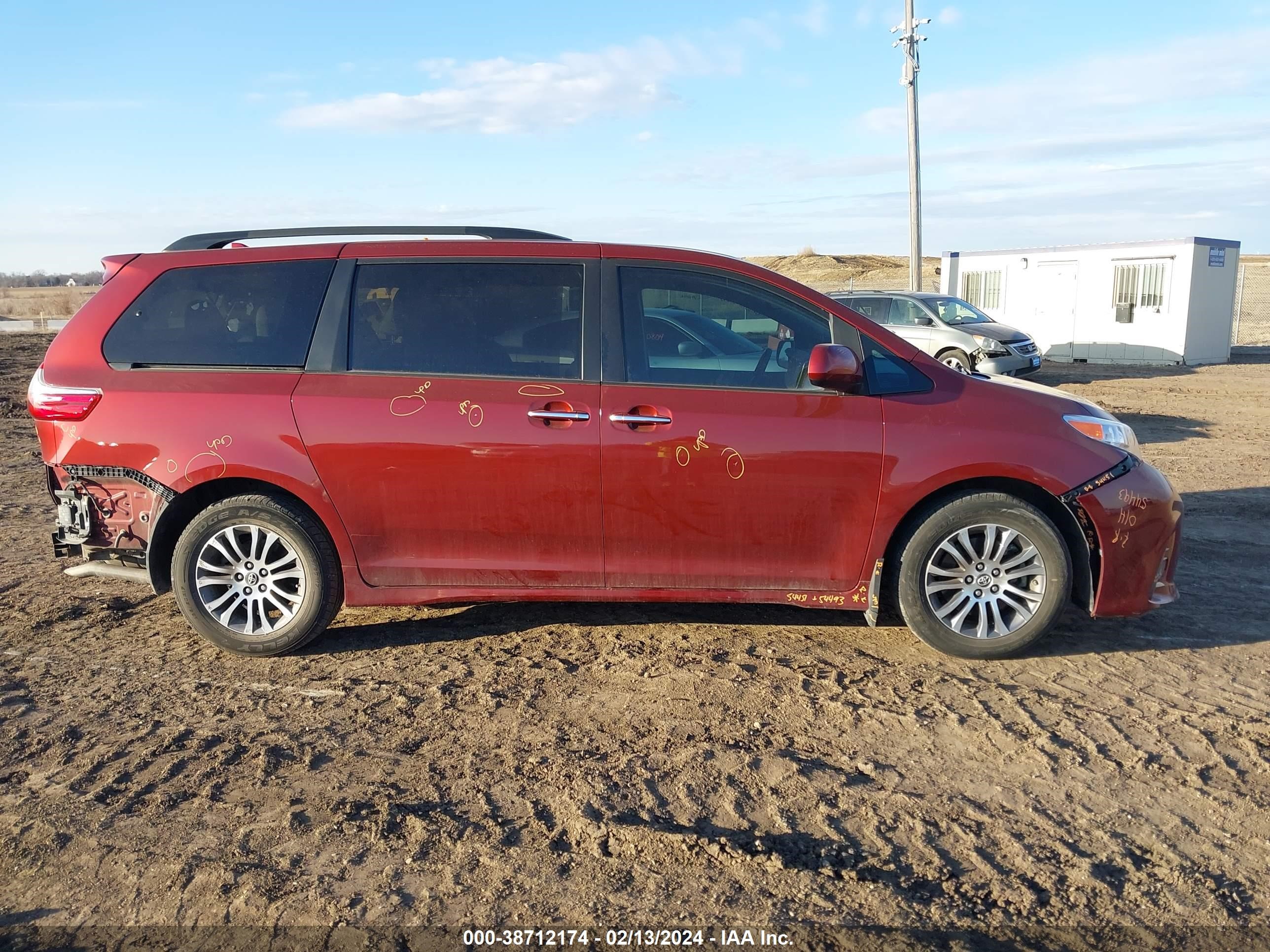 Photo 12 VIN: 5TDYZ3DC4KS014613 - TOYOTA SIENNA 