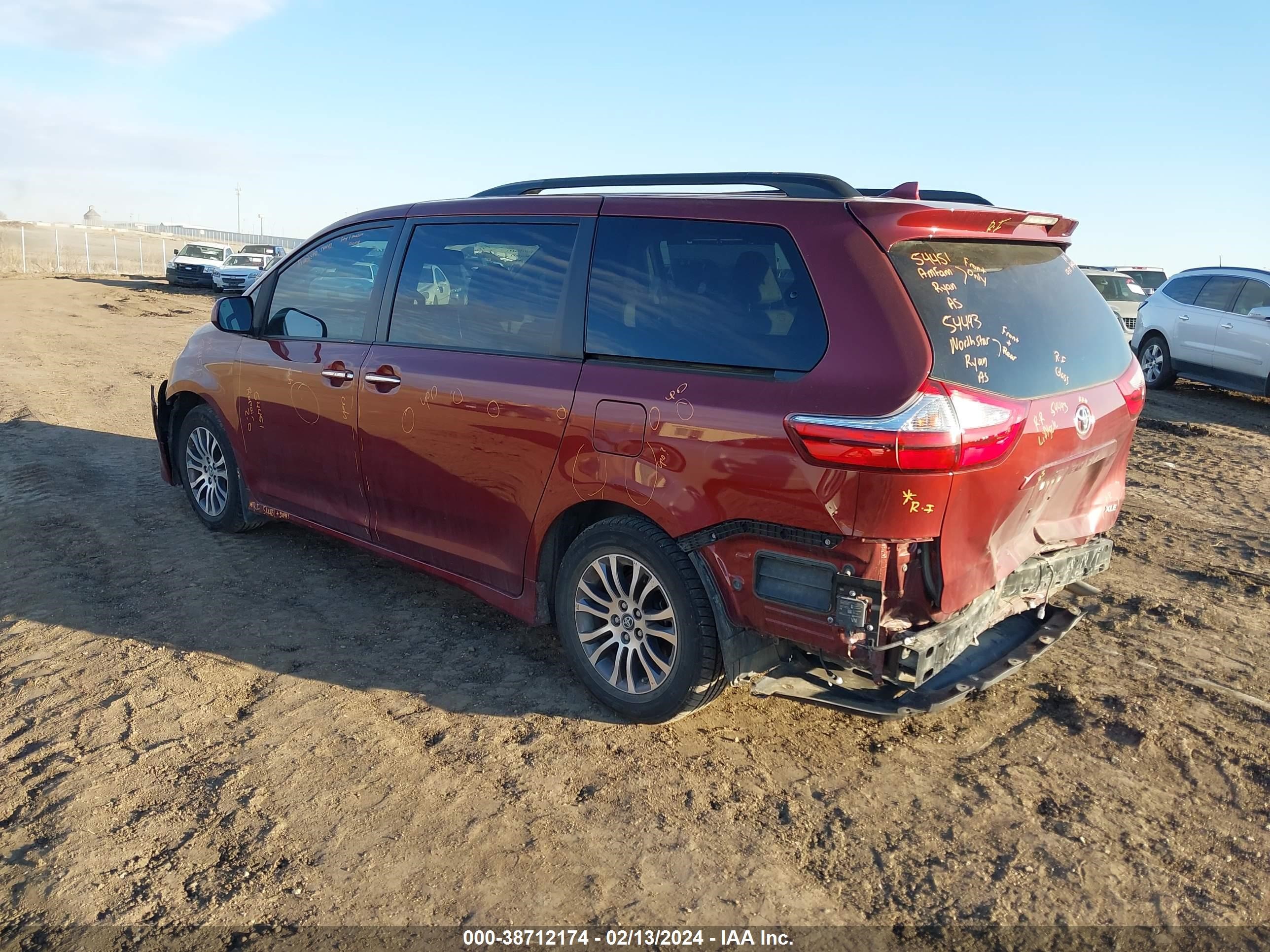 Photo 2 VIN: 5TDYZ3DC4KS014613 - TOYOTA SIENNA 