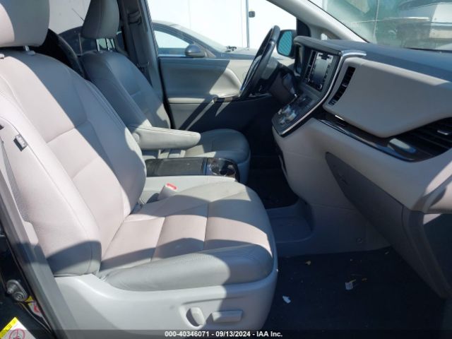 Photo 4 VIN: 5TDYZ3DC4KS017981 - TOYOTA SIENNA 