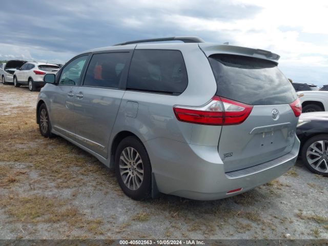 Photo 2 VIN: 5TDYZ3DC4KS988303 - TOYOTA SIENNA 