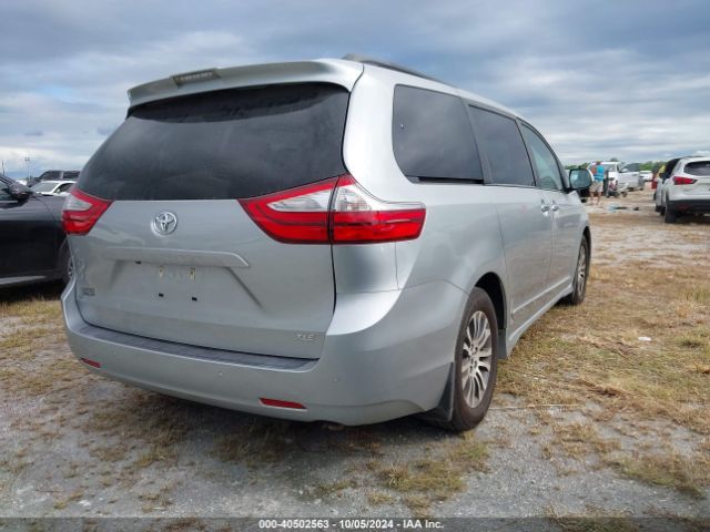 Photo 3 VIN: 5TDYZ3DC4KS988303 - TOYOTA SIENNA 