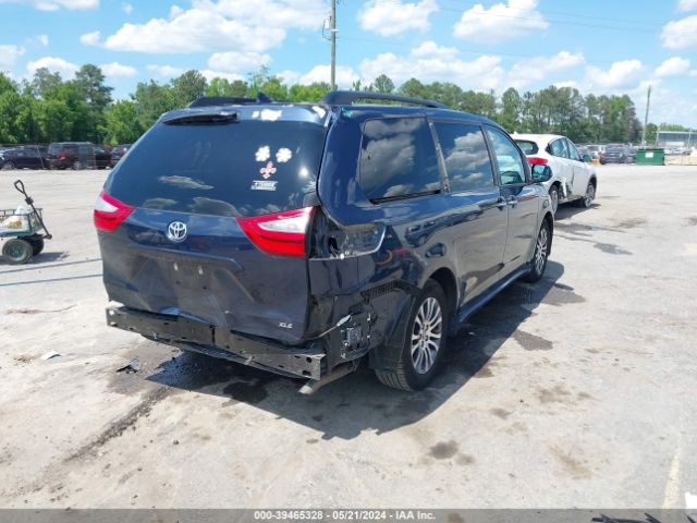 Photo 3 VIN: 5TDYZ3DC4KS992478 - TOYOTA SIENNA 