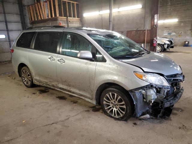 Photo 3 VIN: 5TDYZ3DC4KS994926 - TOYOTA SIENNA XLE 